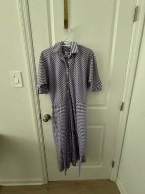 Vintage Shirt Dress with Striped Pattern and Elastic Cinched Waist